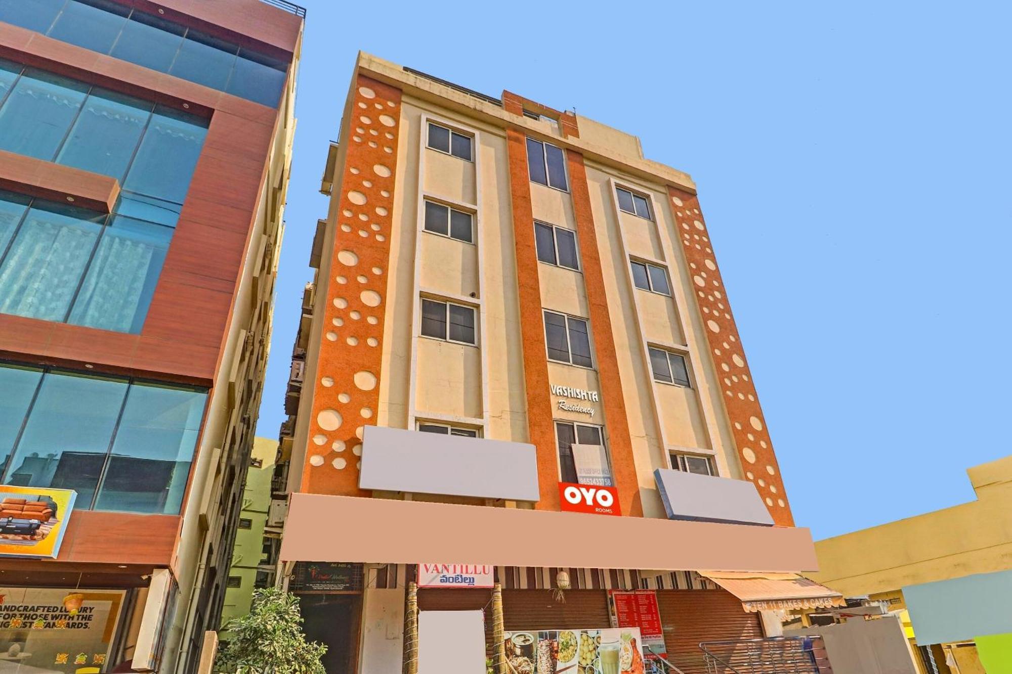 Oyo Flagship Grand Aarvi Suites Near Nexus Hyderabad Exterior foto