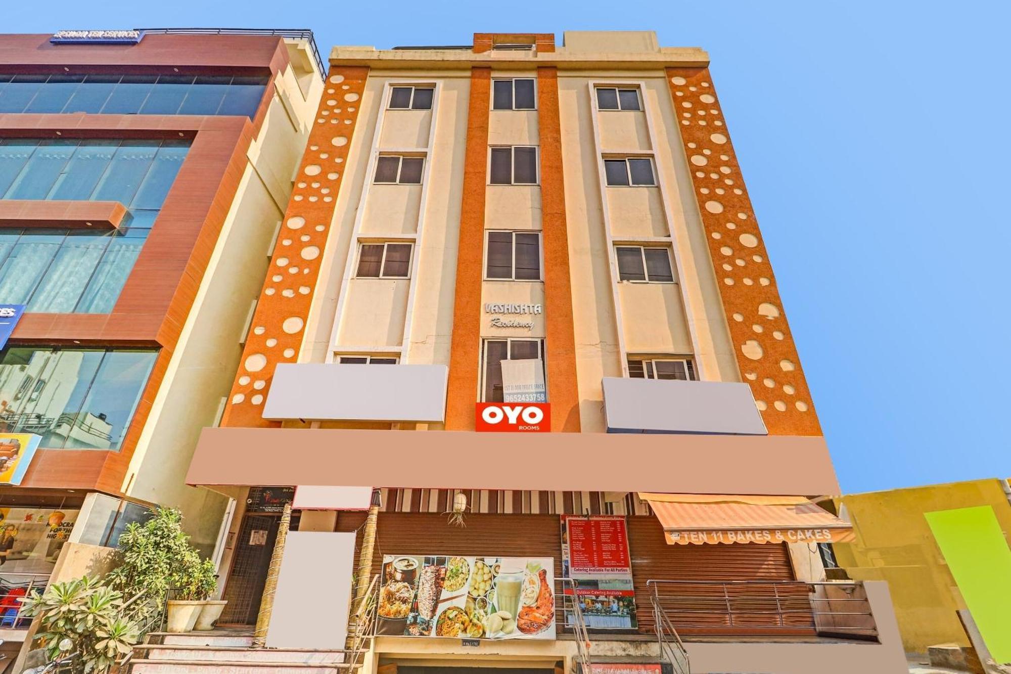 Oyo Flagship Grand Aarvi Suites Near Nexus Hyderabad Exterior foto