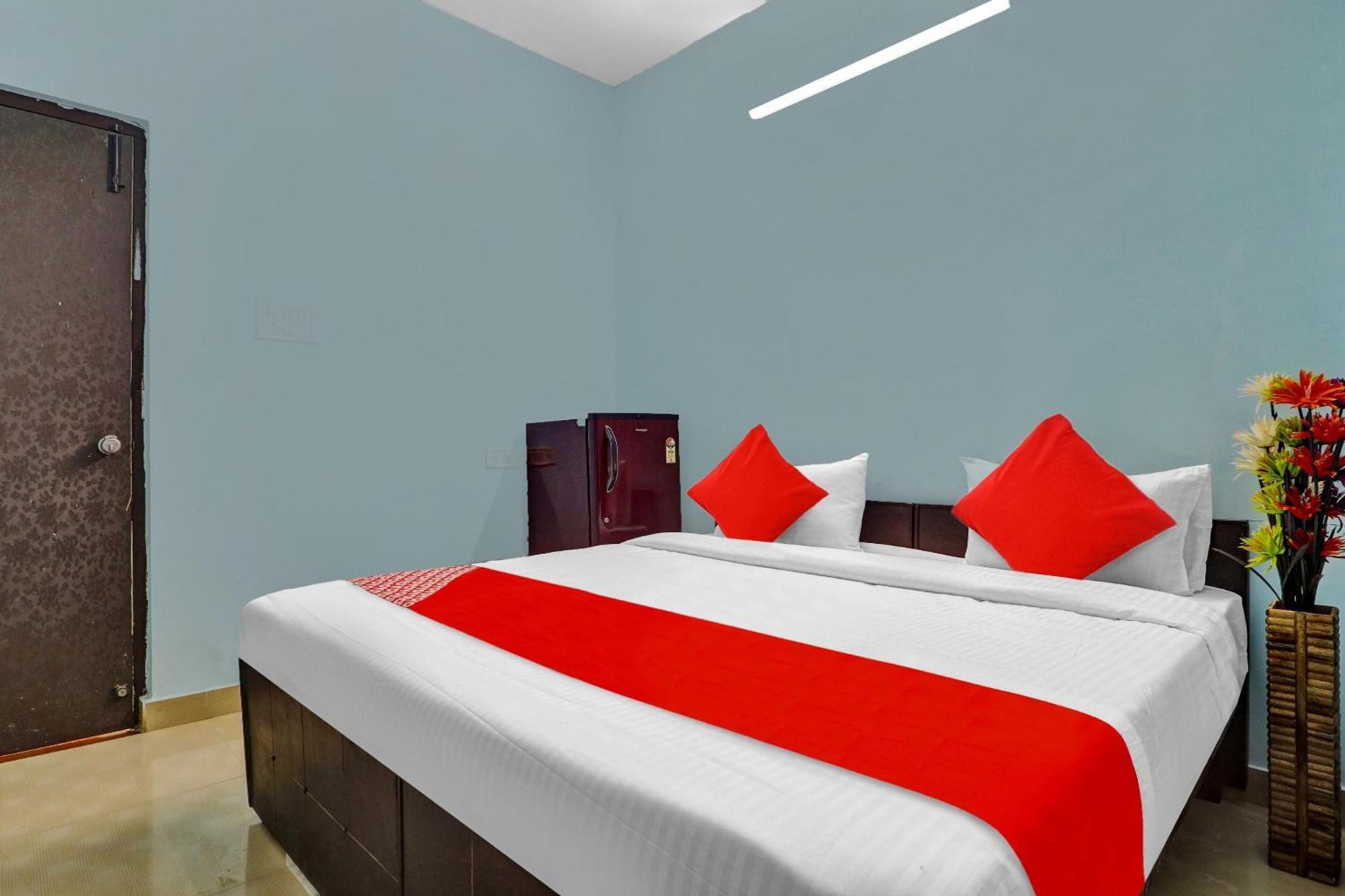 Oyo Flagship Grand Aarvi Suites Near Nexus Hyderabad Exterior foto