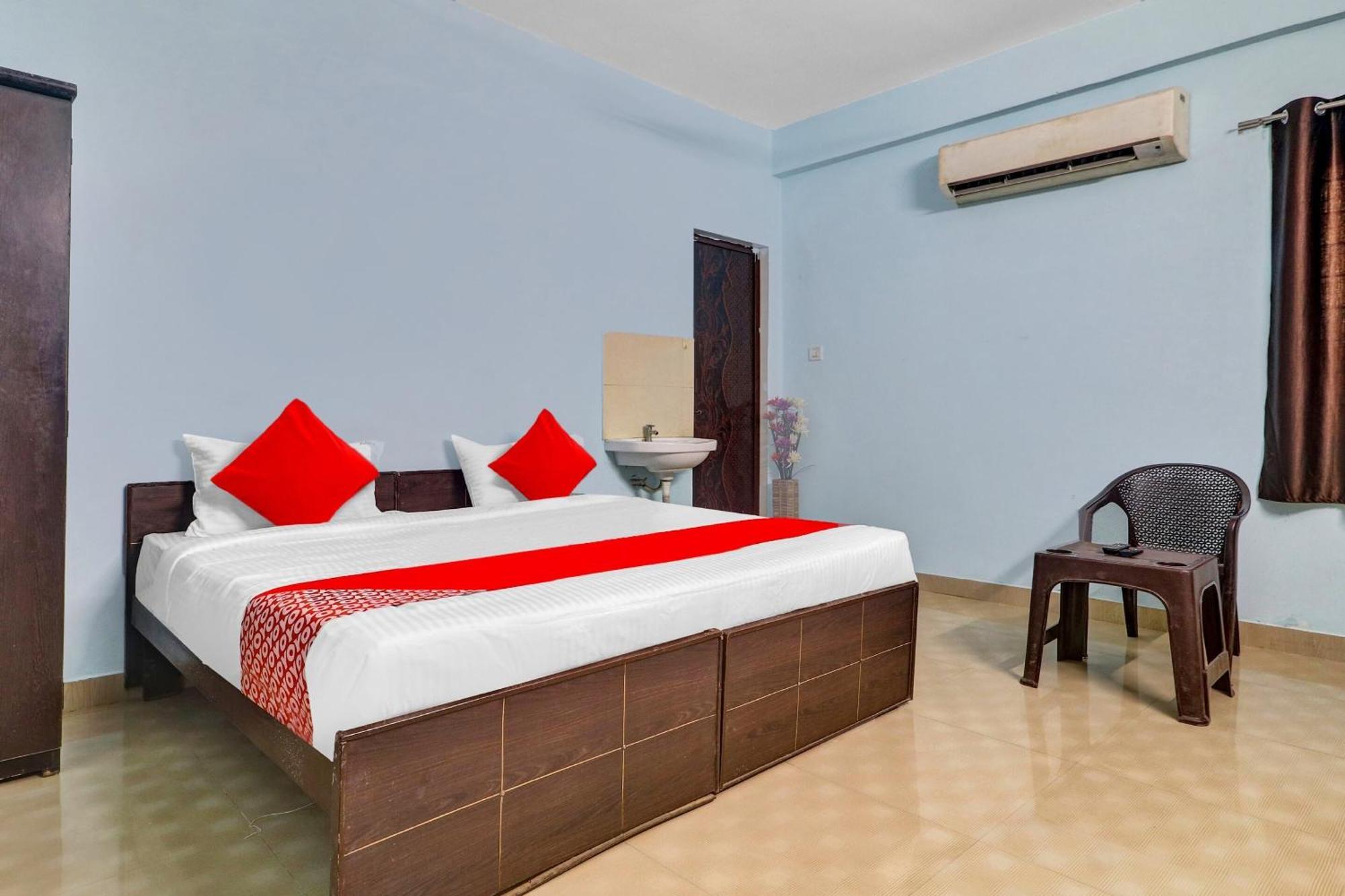 Oyo Flagship Grand Aarvi Suites Near Nexus Hyderabad Exterior foto